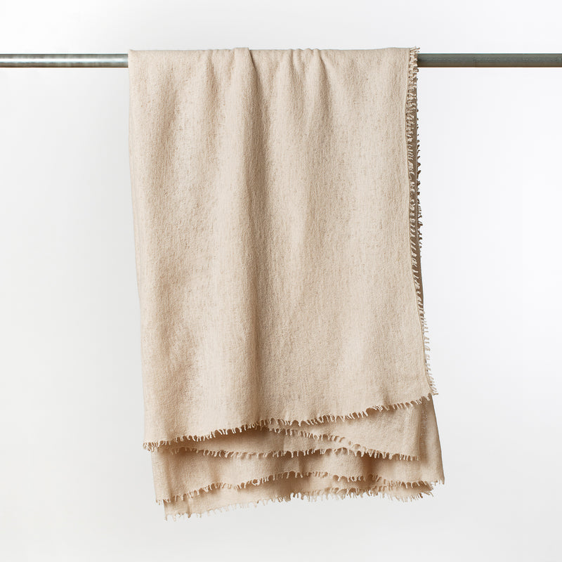 Cashmere and wool blanket in the color Cream 153cm x 230cm